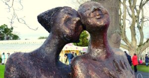 botanic gardens christmas fair statues